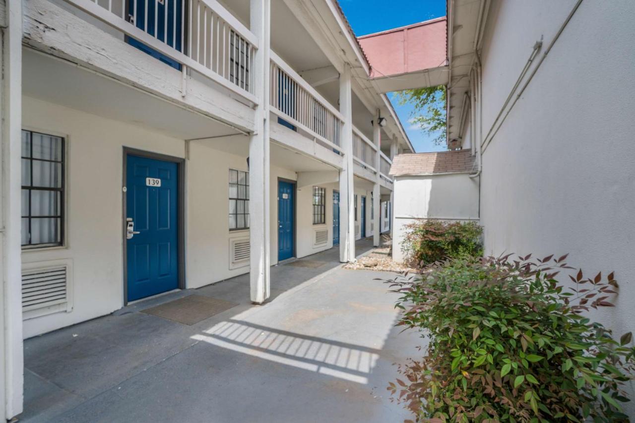 Motel 6-Dallas, Tx - Market Center エクステリア 写真