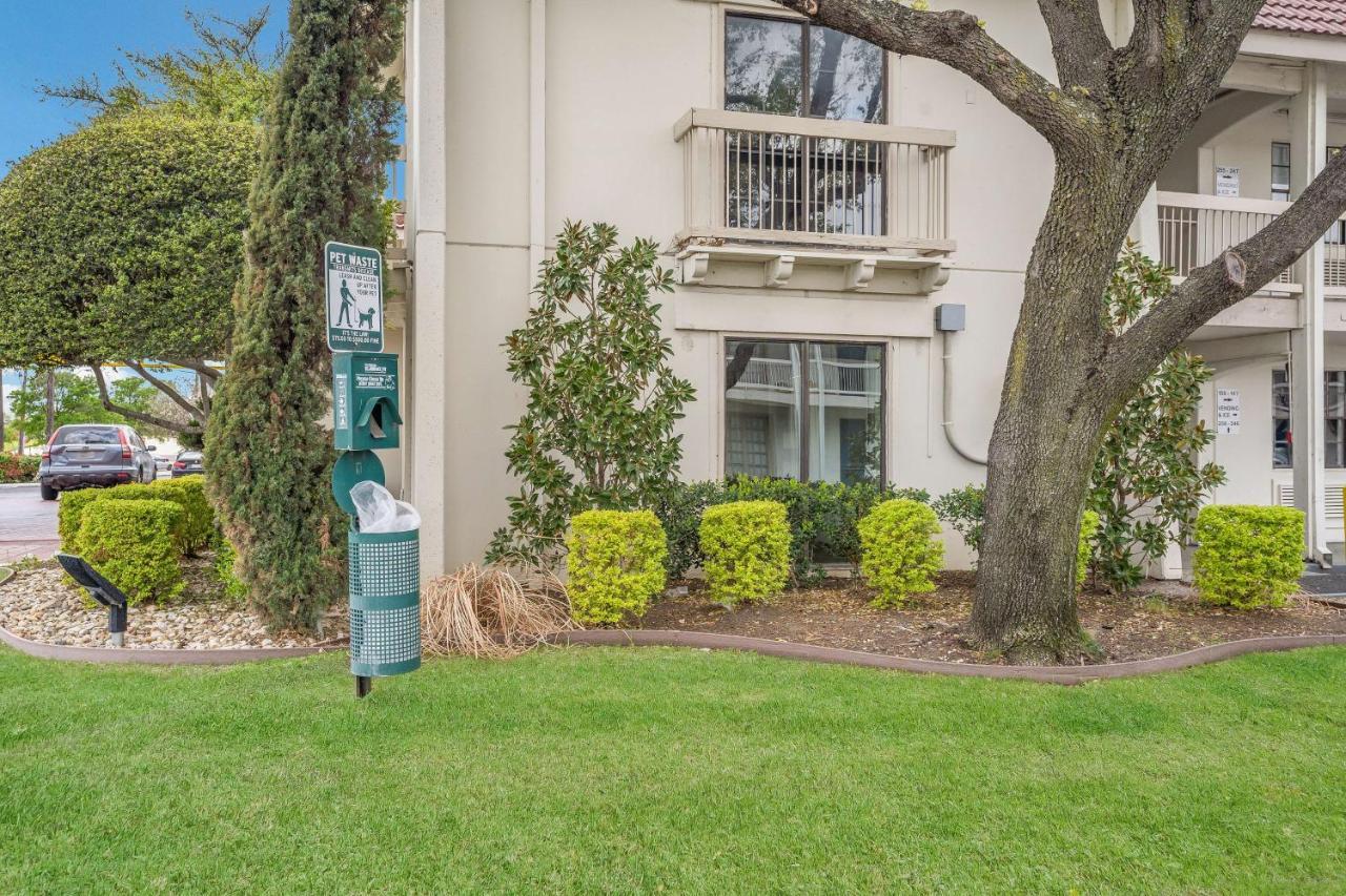 Motel 6-Dallas, Tx - Market Center エクステリア 写真