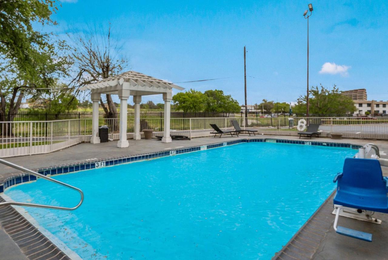 Motel 6-Dallas, Tx - Market Center エクステリア 写真