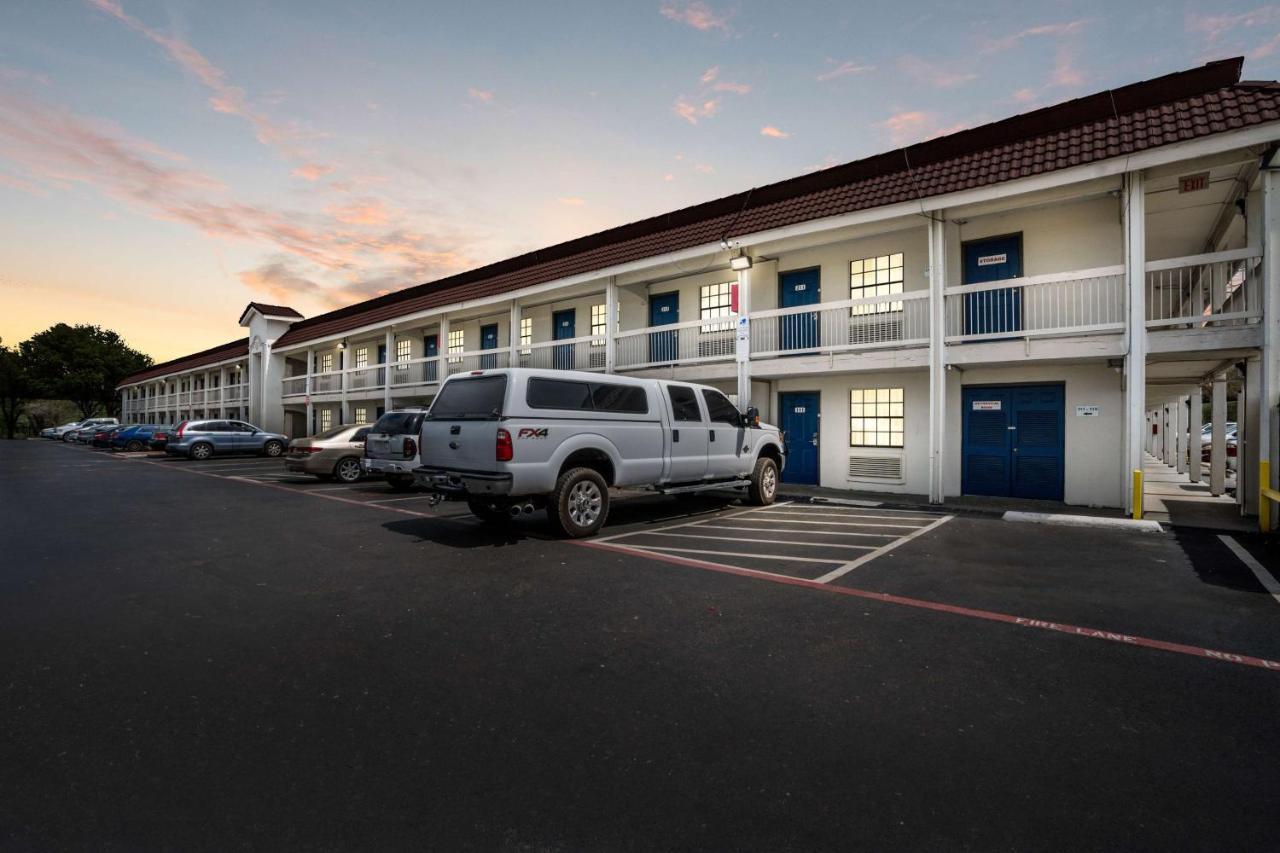 Motel 6-Dallas, Tx - Market Center エクステリア 写真