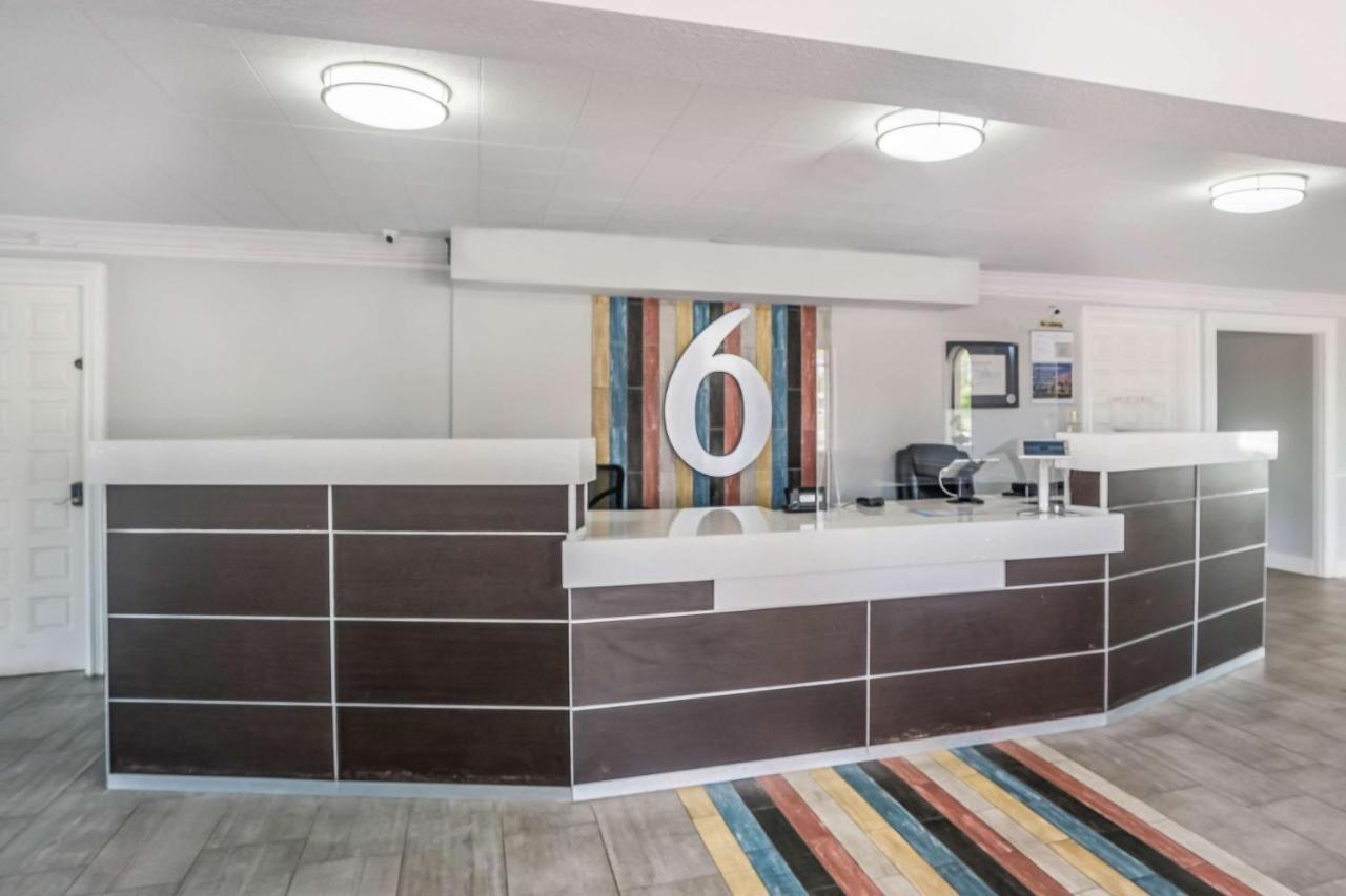 Motel 6-Dallas, Tx - Market Center エクステリア 写真