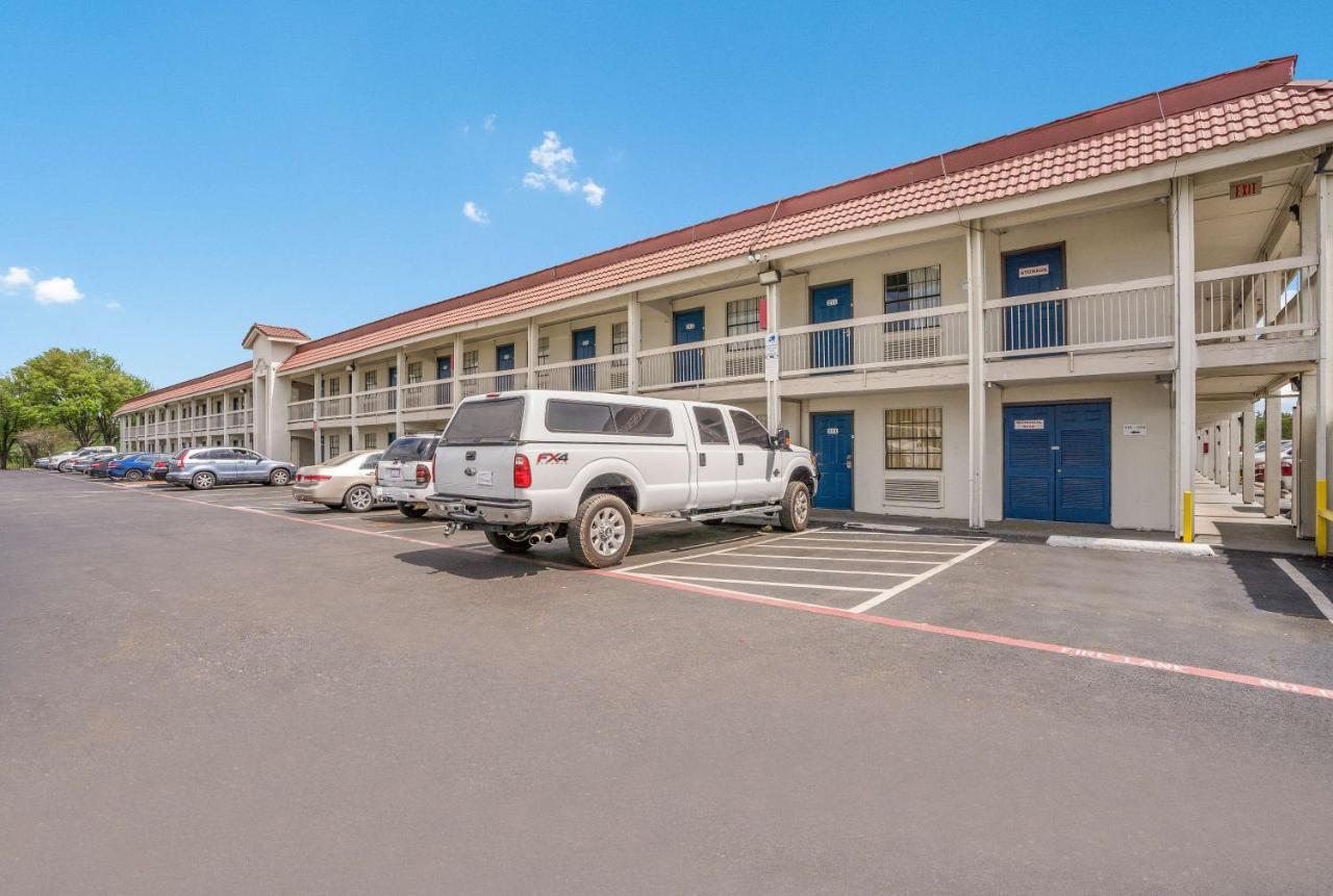 Motel 6-Dallas, Tx - Market Center エクステリア 写真