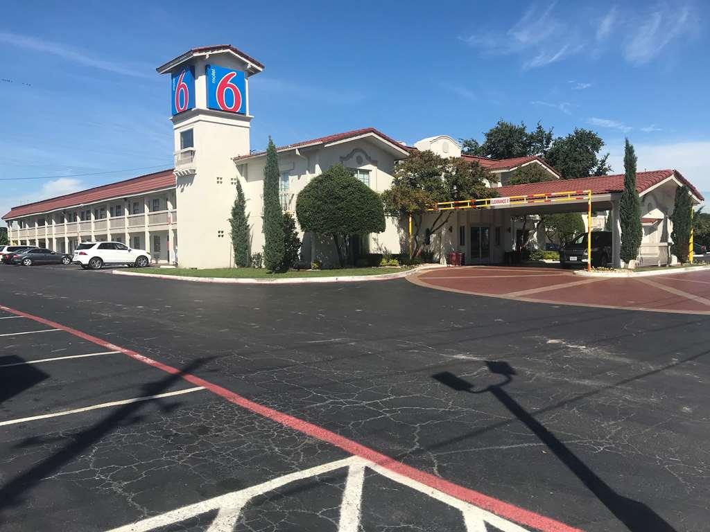 Motel 6-Dallas, Tx - Market Center エクステリア 写真