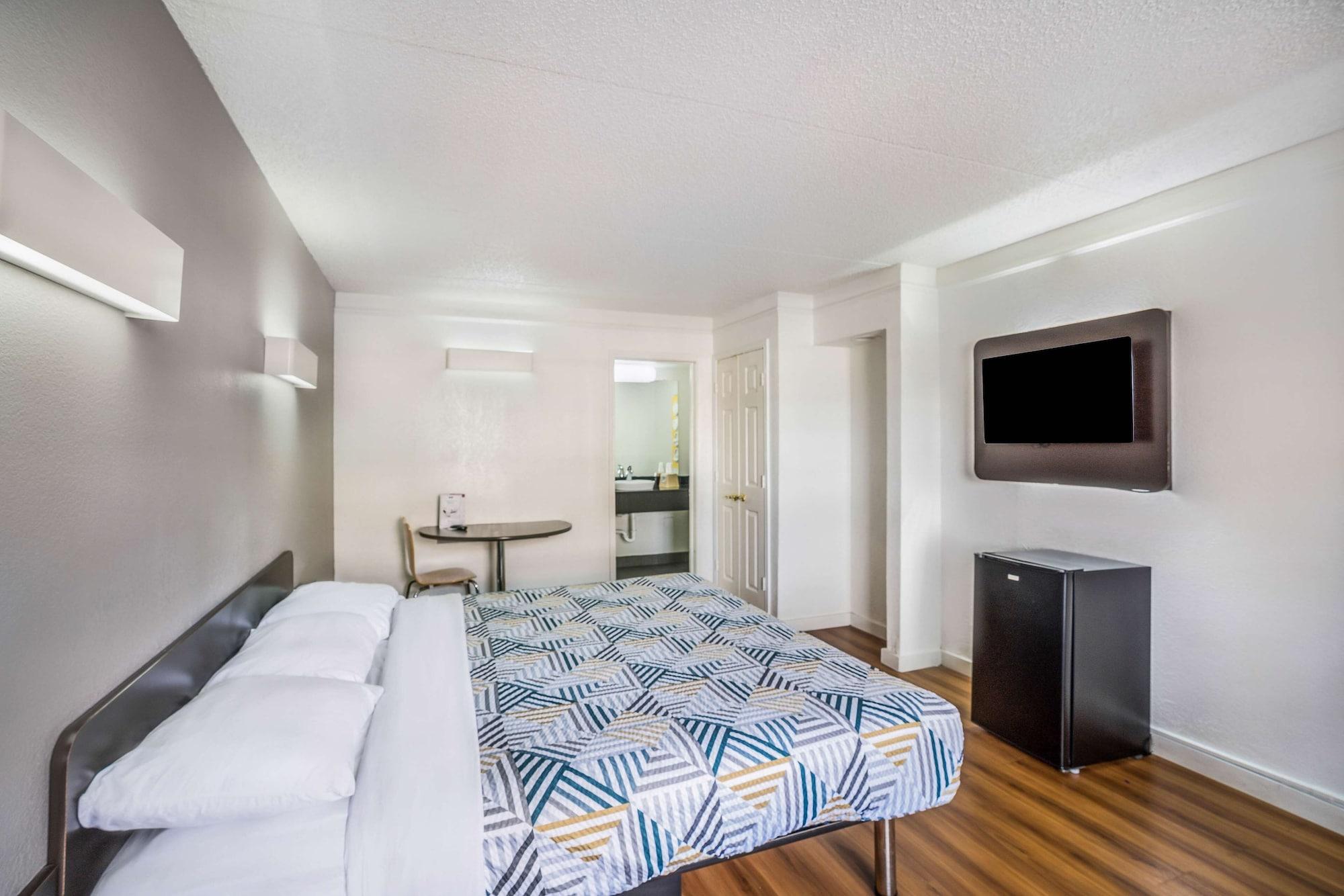 Motel 6-Dallas, Tx - Market Center エクステリア 写真