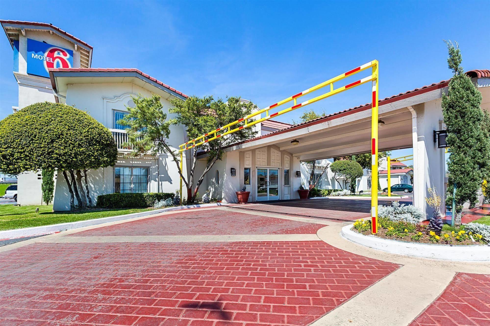 Motel 6-Dallas, Tx - Market Center エクステリア 写真