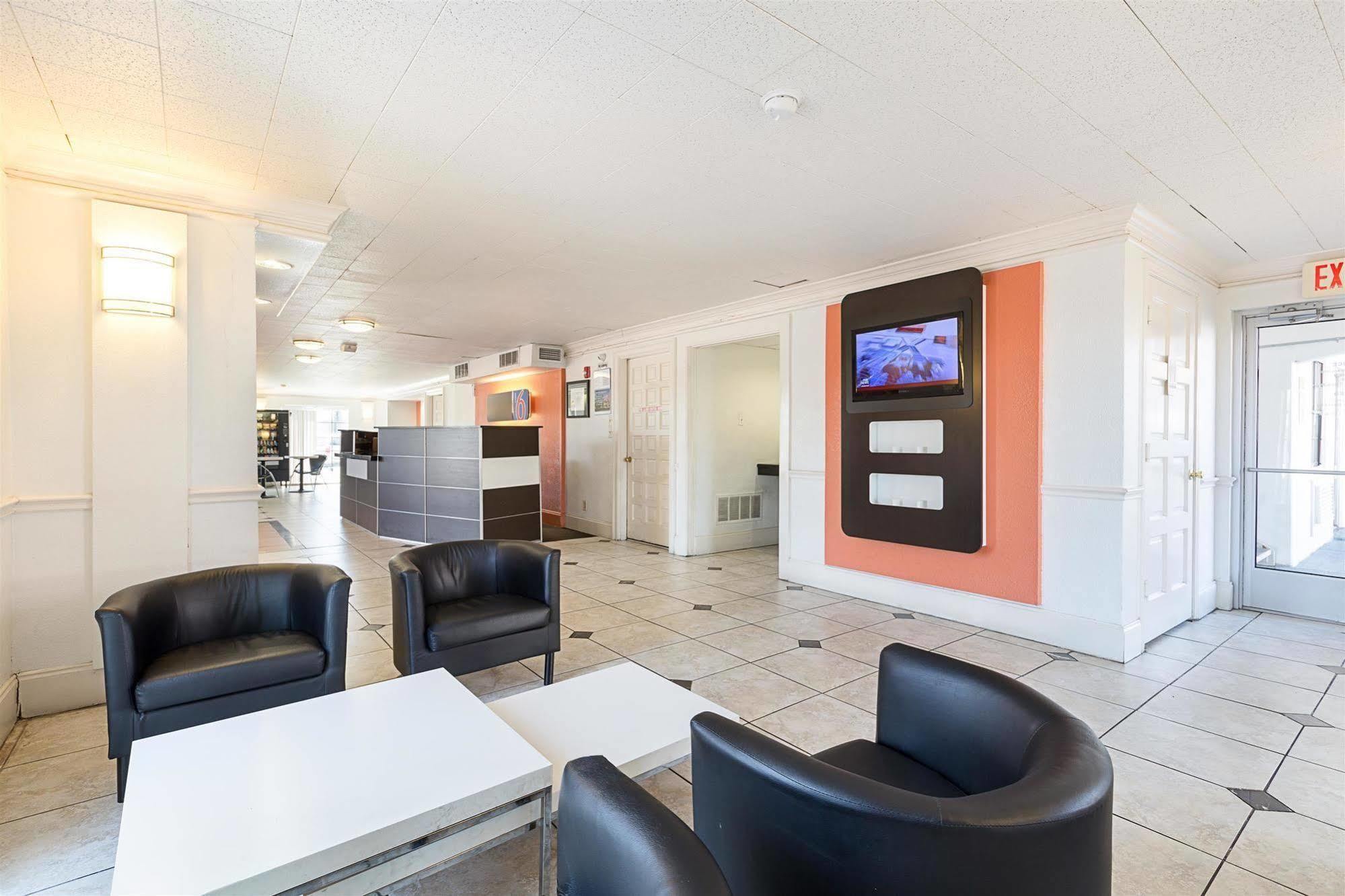 Motel 6-Dallas, Tx - Market Center エクステリア 写真