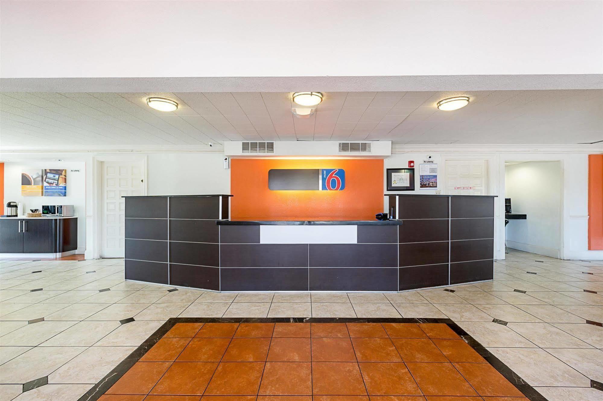 Motel 6-Dallas, Tx - Market Center エクステリア 写真