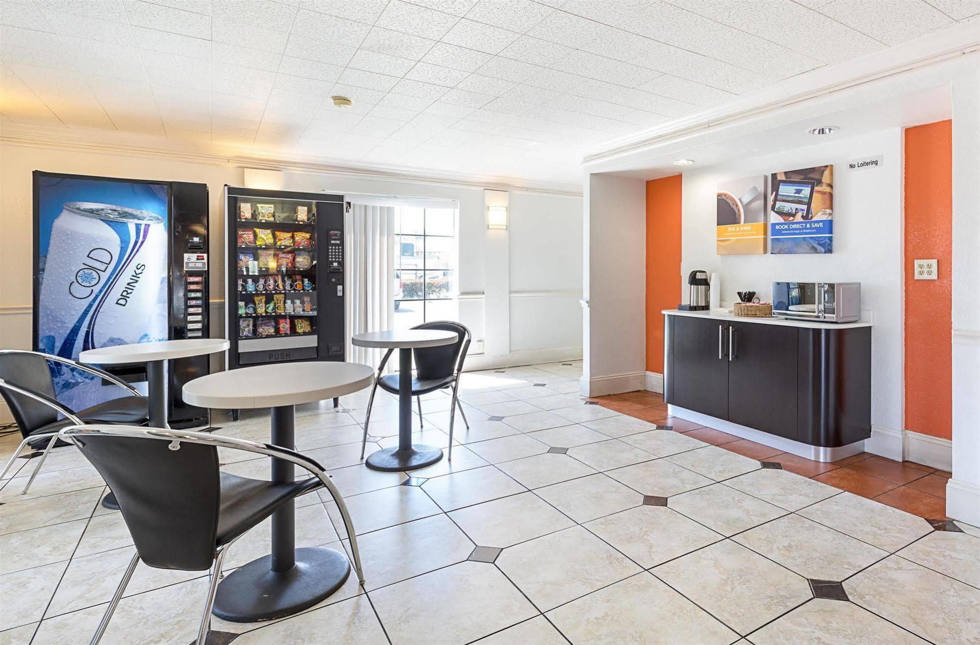 Motel 6-Dallas, Tx - Market Center エクステリア 写真