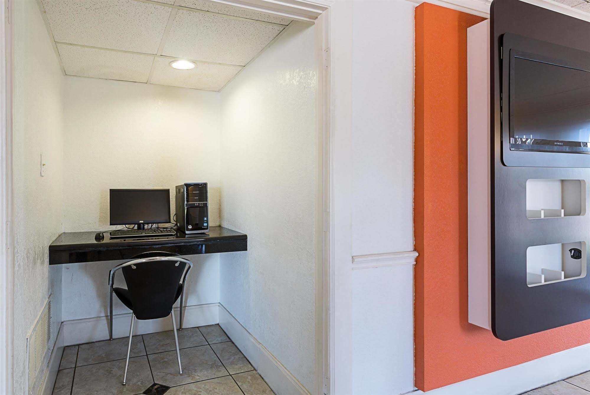 Motel 6-Dallas, Tx - Market Center エクステリア 写真