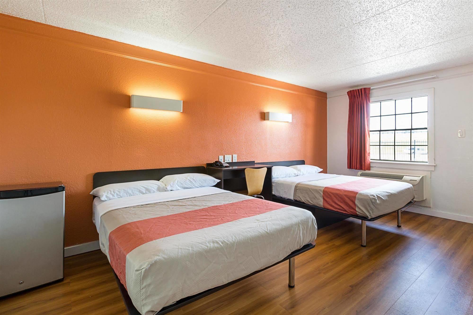 Motel 6-Dallas, Tx - Market Center エクステリア 写真
