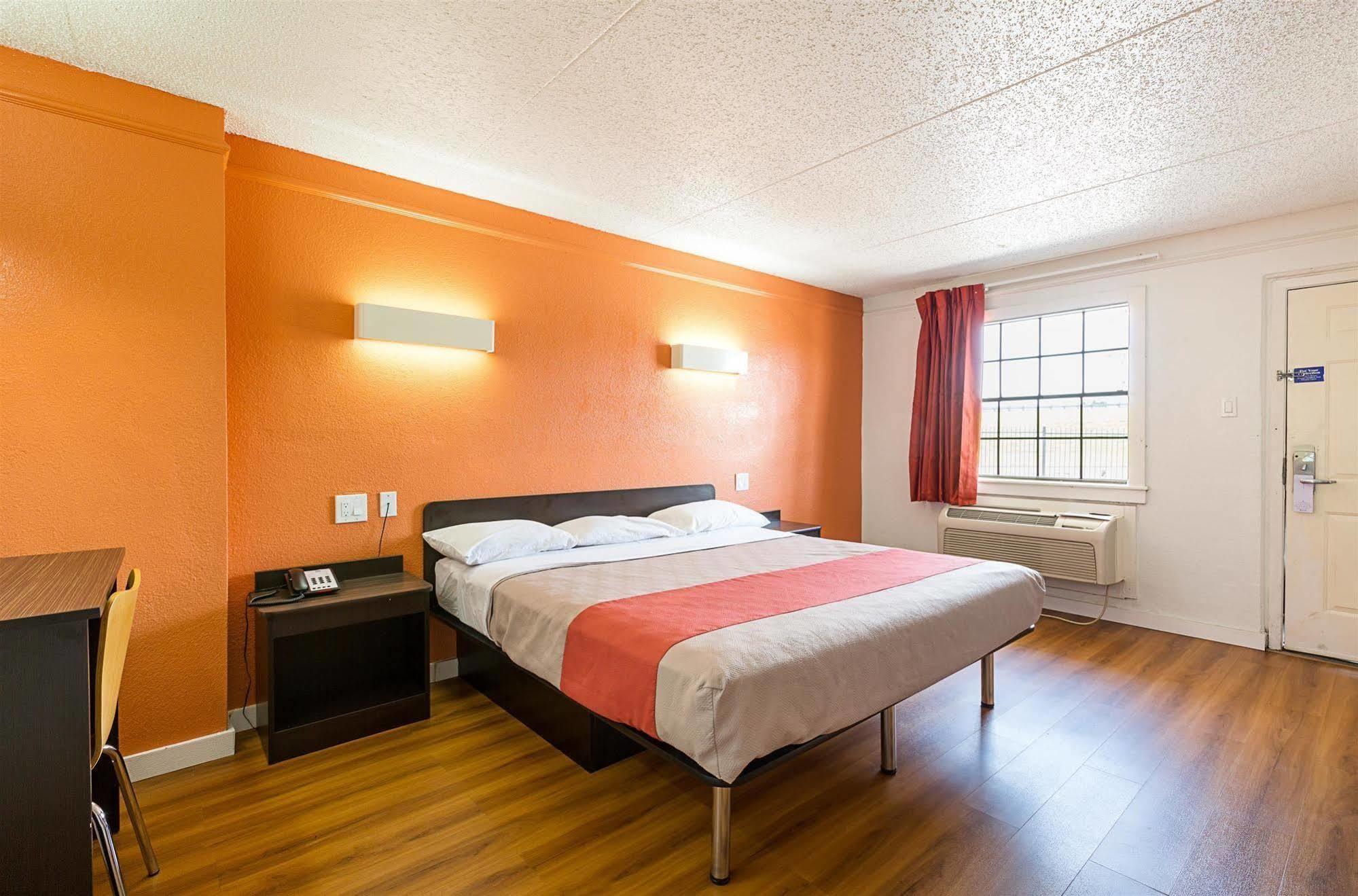 Motel 6-Dallas, Tx - Market Center エクステリア 写真